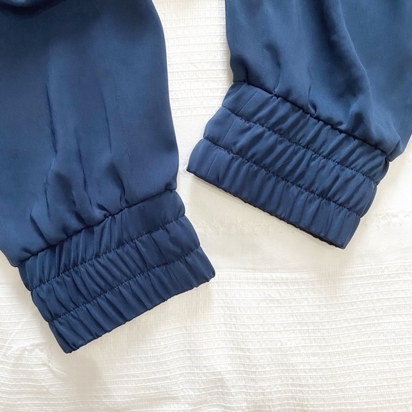 HELMUT LANG WOMEN'S NAVY HIGH RISE RELAXED ELASTIC CUFFS CROPPED DRESS PANTS - Picture 6 of 9